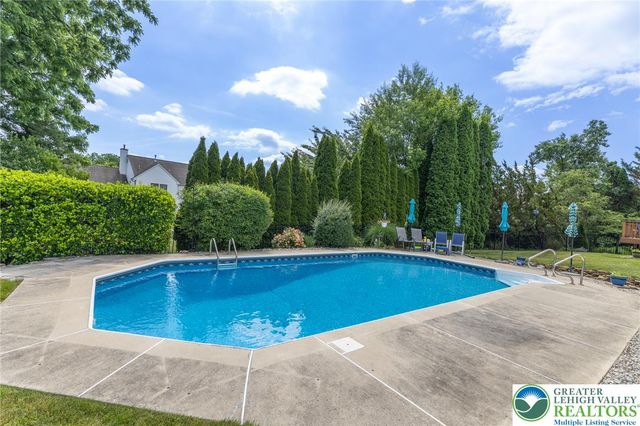 968 Rainbow Drive, Bethlehem City, PA 18017