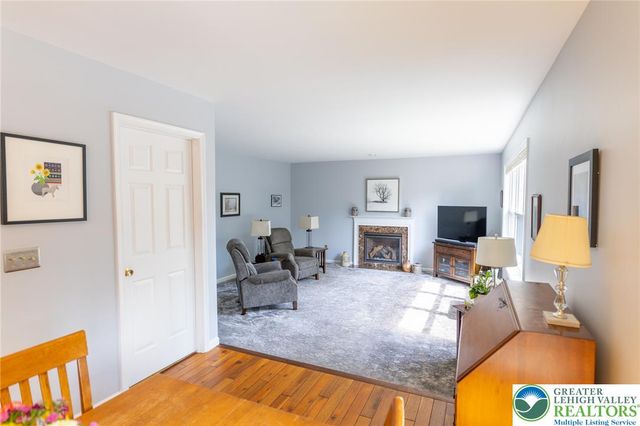 968 Rainbow Drive, Bethlehem City, PA 18017