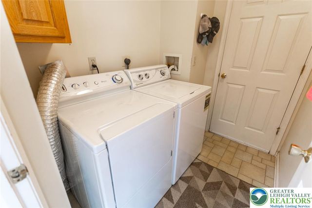968 Rainbow Drive, Bethlehem City, PA 18017