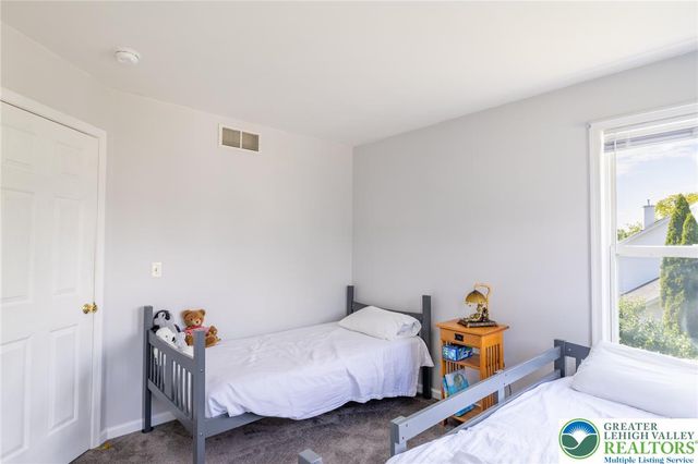 968 Rainbow Drive, Bethlehem City, PA 18017