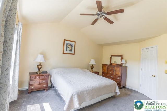 968 Rainbow Drive, Bethlehem City, PA 18017