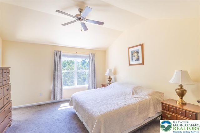 968 Rainbow Drive, Bethlehem City, PA 18017