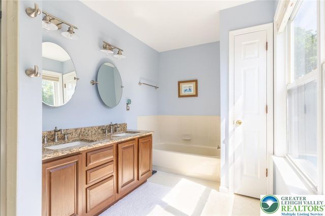 968 Rainbow Drive, Bethlehem City, PA 18017