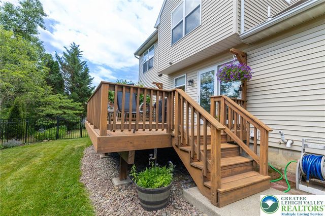 968 Rainbow Drive, Bethlehem City, PA 18017