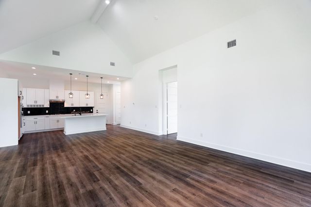 32 Englewood Court, Montgomery, TX 77356