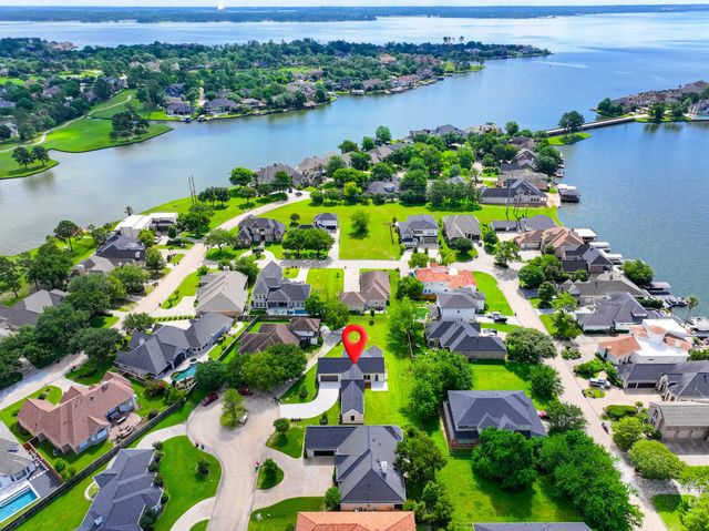 32 Englewood Court, Montgomery, TX 77356