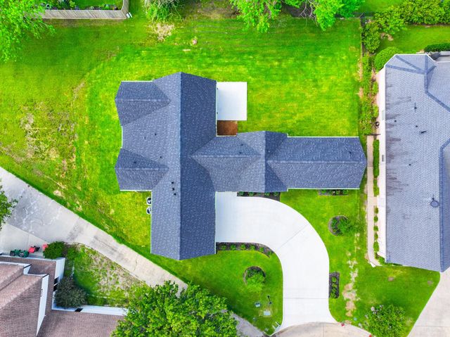 32 Englewood Court, Montgomery, TX 77356