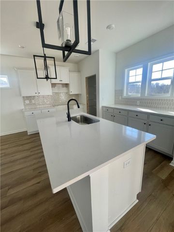 35 Halsey Street, Central, SC 29630