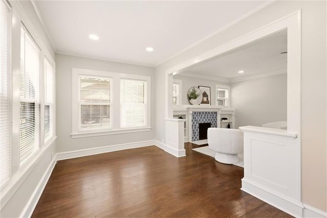 5615 Charlotte Street, Kansas City, MO 64110