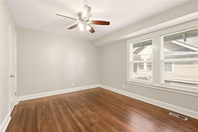 5615 Charlotte Street, Kansas City, MO 64110