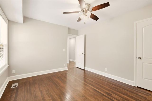 5615 Charlotte Street, Kansas City, MO 64110