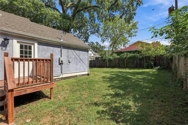 5615 Charlotte Street, Kansas City, MO 64110