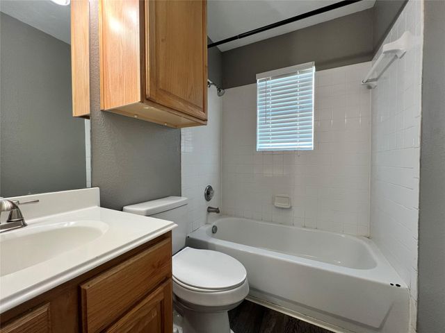 715 Honeysuckle DR, Leander, TX 78641