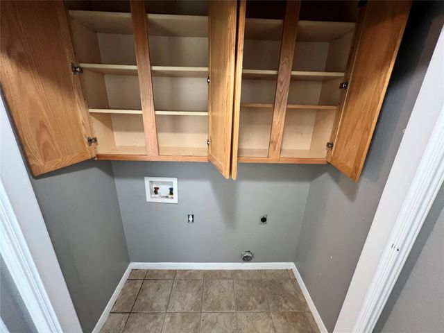 715 Honeysuckle DR, Leander, TX 78641
