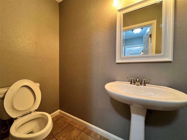 715 Honeysuckle DR, Leander, TX 78641