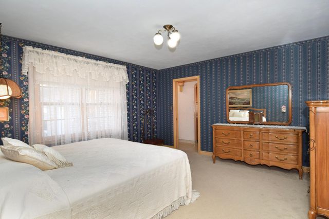 1864 Albert Street N, Falcon Heights, MN 55113