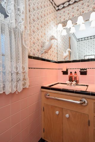 1864 Albert Street N, Falcon Heights, MN 55113