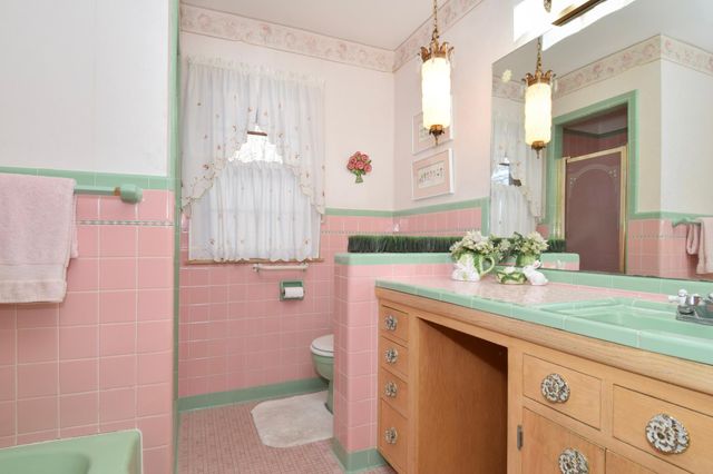 1864 Albert Street N, Falcon Heights, MN 55113