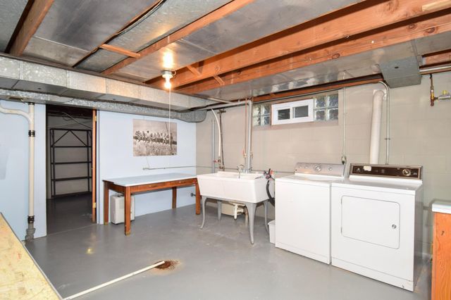 1864 Albert Street N, Falcon Heights, MN 55113