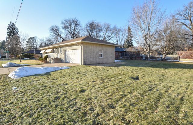 1864 Albert Street N, Falcon Heights, MN 55113