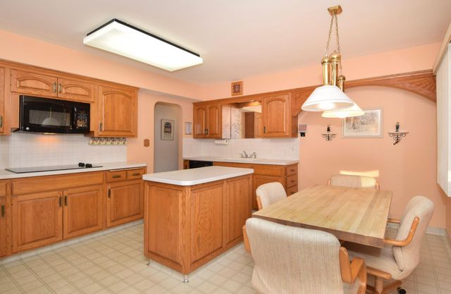 1864 Albert Street N, Falcon Heights, MN 55113