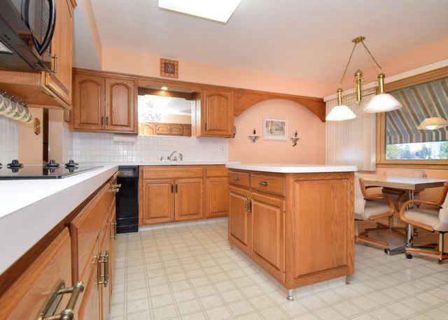 1864 Albert Street N, Falcon Heights, MN 55113