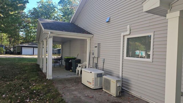 10869 W Higgins Lake Drive, Roscommon, MI 48653