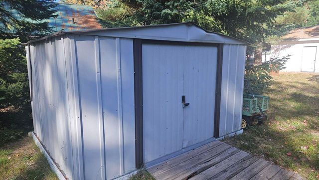 10869 W Higgins Lake Drive, Roscommon, MI 48653