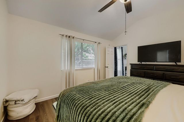 222 Quail CIR, Hutto, TX 78634