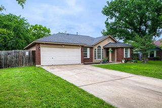 222 Quail CIR, Hutto, TX 78634