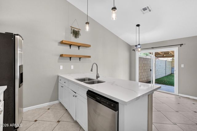 2926 E ISABELLA Avenue, Mesa, AZ 85204