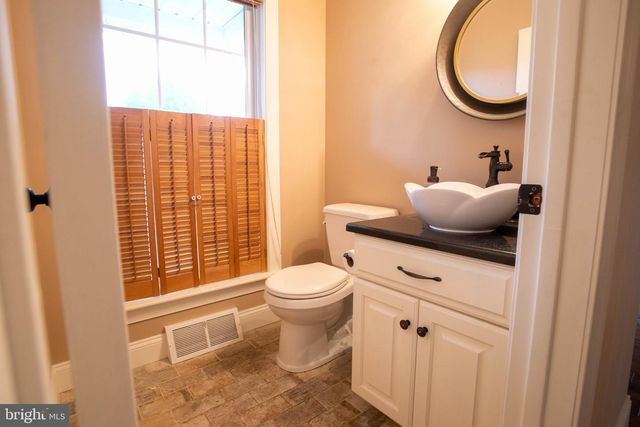 73 WOODLAND DR, Shrewsbury, PA 17361