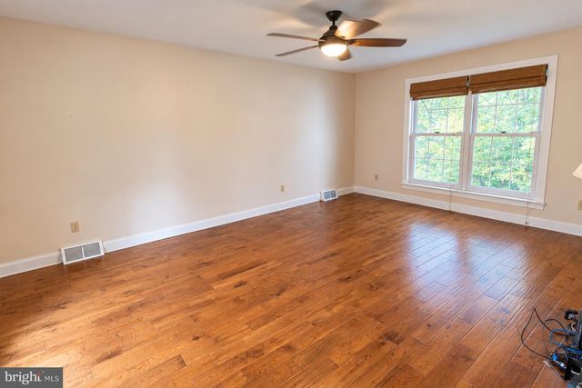 73 WOODLAND DR, Shrewsbury, PA 17361