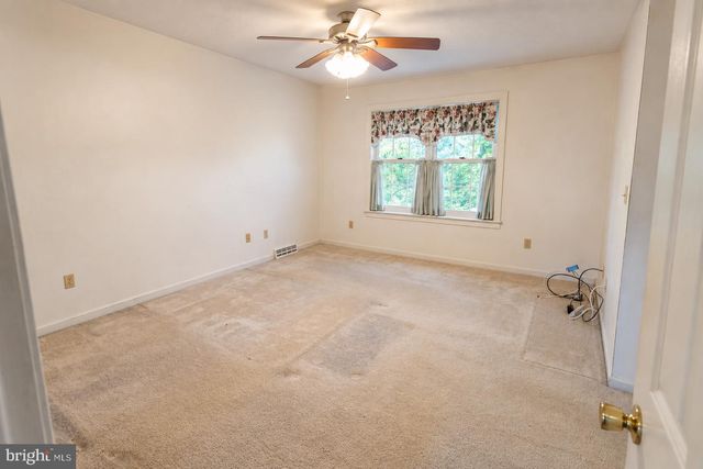 73 WOODLAND DR, Shrewsbury, PA 17361