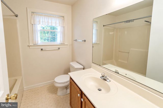 73 WOODLAND DR, Shrewsbury, PA 17361