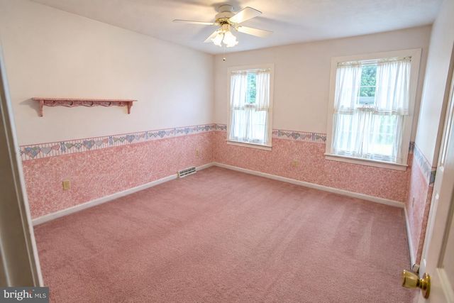 73 WOODLAND DR, Shrewsbury, PA 17361
