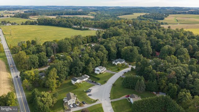 73 WOODLAND DR, Shrewsbury, PA 17361