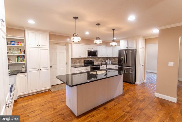 73 WOODLAND DR, Shrewsbury, PA 17361