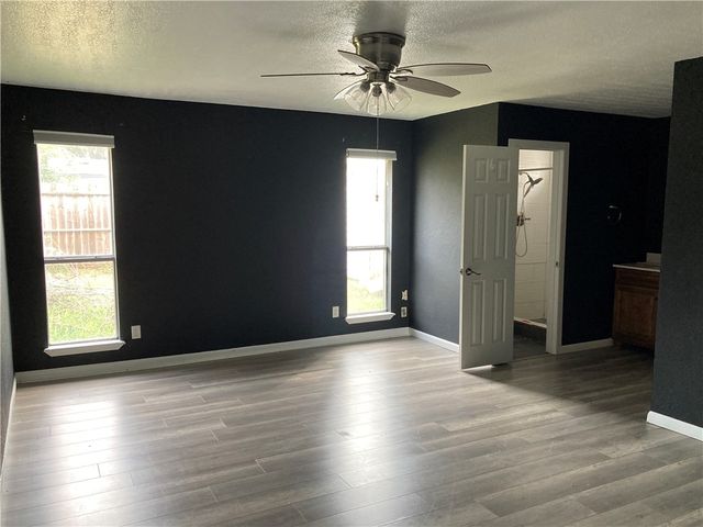 1620 Cheyenne St, Portland, TX 78374