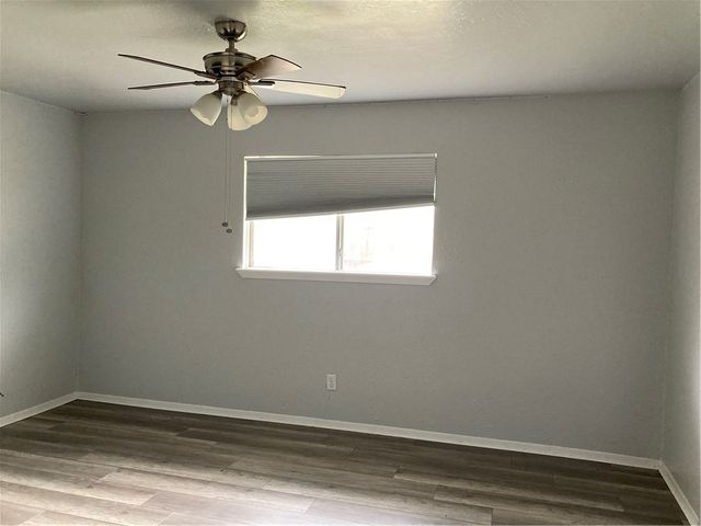 1620 Cheyenne St, Portland, TX 78374