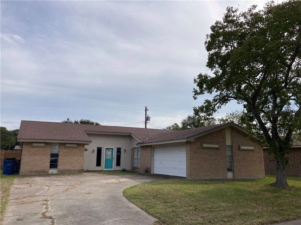 1620 Cheyenne St, Portland, TX 78374