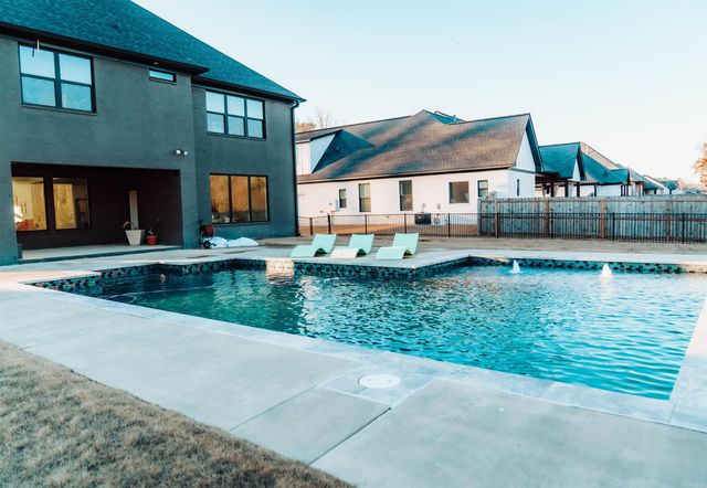 7800 South Shoreline Blvd, Benton, AR 72019