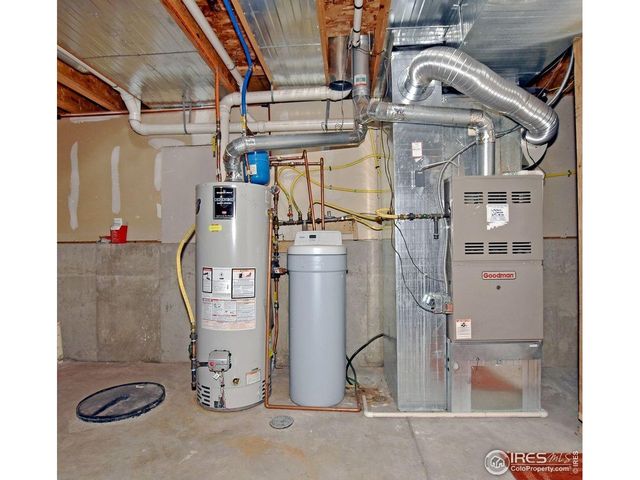 1047 Canal Dr, Windsor, CO 80550