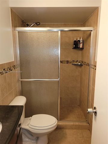 2500 NE 135th St C502, North Miami, FL 33181