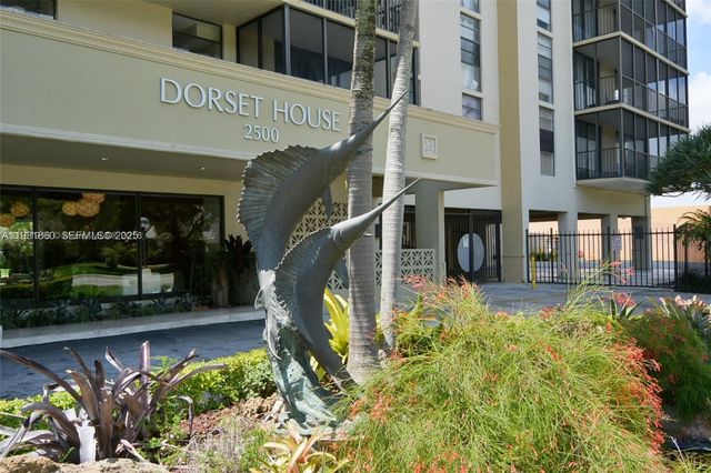 2500 NE 135th St C502, North Miami, FL 33181