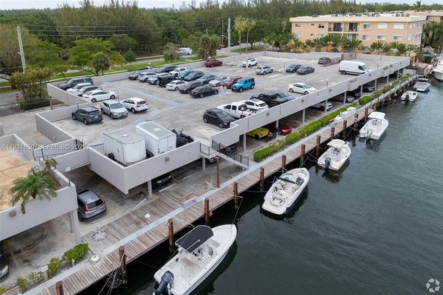 2500 NE 135th St C502, North Miami, FL 33181