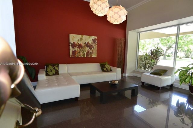 2500 NE 135th St C502, North Miami, FL 33181