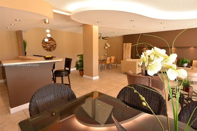 2500 NE 135th St C502, North Miami, FL 33181