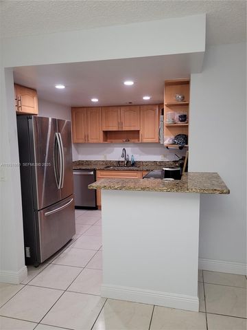 2500 NE 135th St C502, North Miami, FL 33181