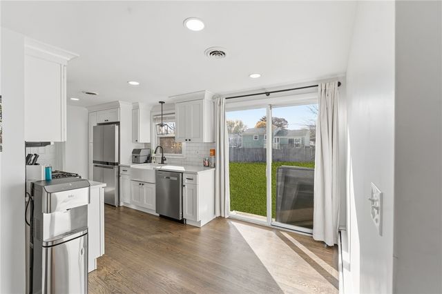 85 Union Avenue, Warwick, RI 02889